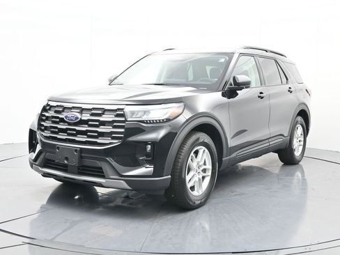 New 2026 Ford Explorer Active w/ Active Comfort Package image 1
