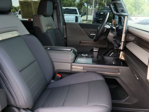 Certified 2025 GMC Hummer EV 3X AWD/4WD image 34