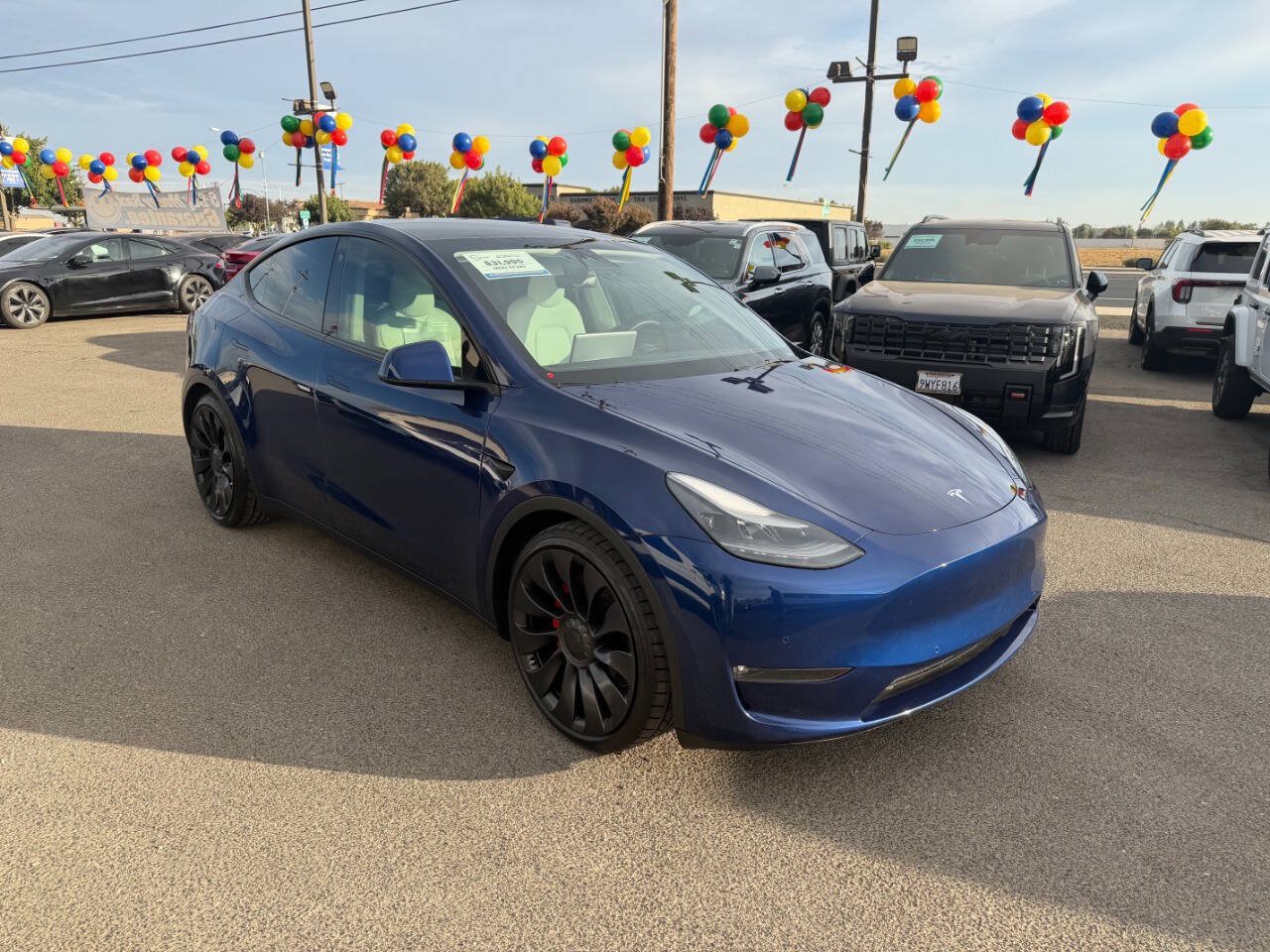 Used 2022 Tesla Model Y Performance AWD/4WD image 2