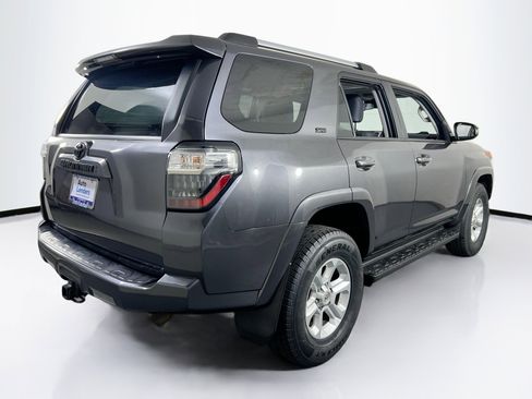 Used 2020 Toyota 4Runner SR5 Premium image 5