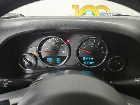 Used 2015 Jeep Wrangler Unlimited Sahara AWD/4WD image 18