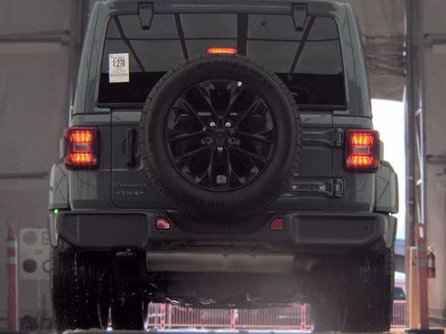 Used 2025 Jeep Wrangler Unlimited Sahara w/ Safety Group AWD/4WD image 6
