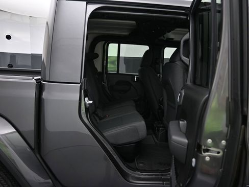 New 2026 Jeep Gladiator Sport AWD/4WD image 13