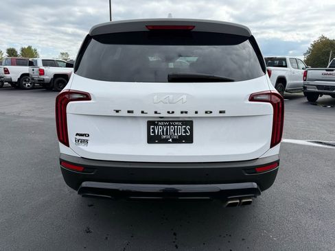 Used 2022 Kia Telluride EX w/ EX Premium Package image 6
