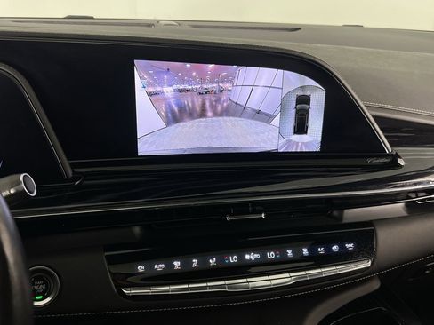 Used 2023 Cadillac Escalade Sport image 18