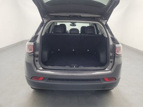 Used 2018 Jeep Compass Latitude image 29