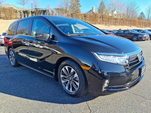 Used 2023 Honda Odyssey EX-L image 3