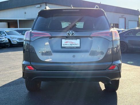 Used 2017 Toyota RAV4 LE FWD image 5