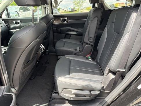 Used 2023 Kia Sorento EX AWD/4WD image 18