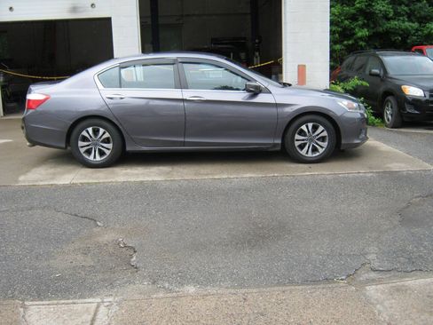 Used 2015 Honda Accord LX image 4