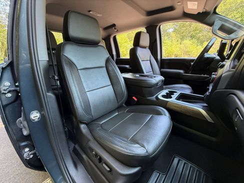 Used 2020 Chevrolet Silverado 2500 LTZ w/ LTZ Premium Package image 38