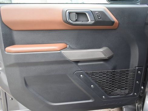 Used 2023 Ford Bronco Outer Banks w/ Sasquatch Package image 14