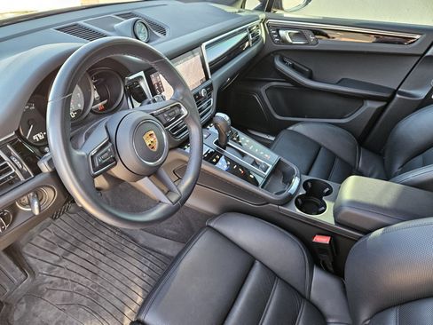 Used 2023 Porsche Macan S image 4