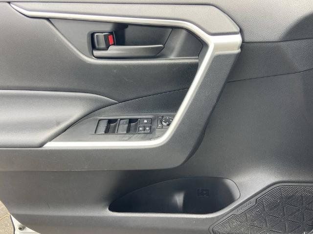 Used 2024 Toyota RAV4 LE AWD/4WD image 16