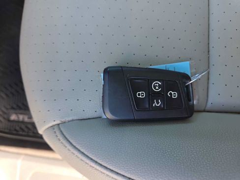 Used 2021 Volkswagen Atlas SE w/ Panoramic Sunroof Package FWD image 28