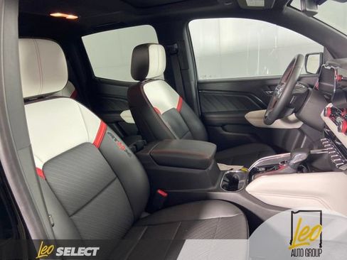 Used 2023 GMC Canyon AT4X w/ Edition 1 AWD/4WD image 13