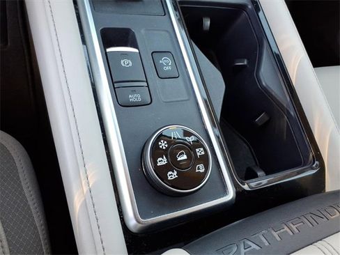 Certified 2024 Nissan Pathfinder SL image 15