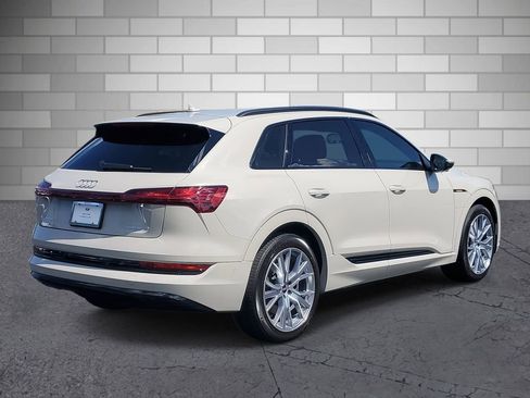 Used 2021 Audi e-tron Prestige image 4