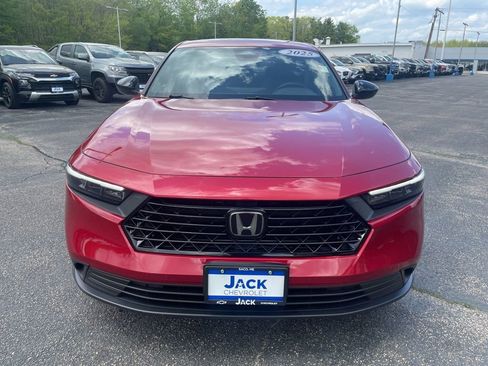 Used 2025 Honda Accord Sport image 2