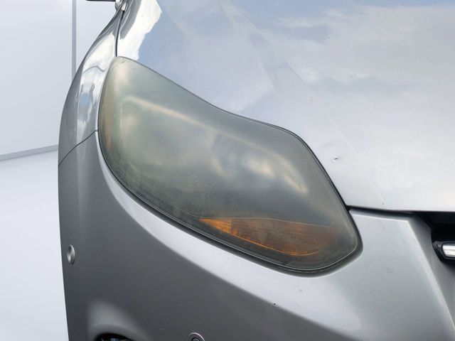 Used 2014 Ford Focus Titanium FWD image 9