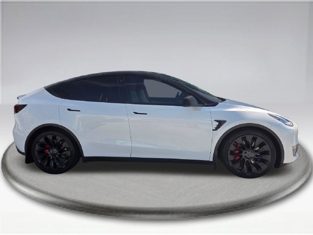 Used 2022 Tesla Model Y Performance AWD/4WD image 10