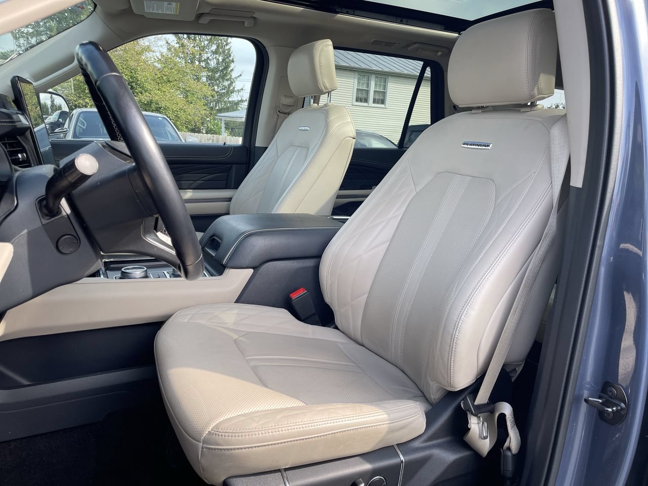 Used 2023 Ford Expedition Max Platinum AWD/4WD image 5