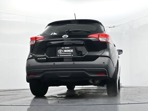 Used 2020 Nissan Kicks S image 44
