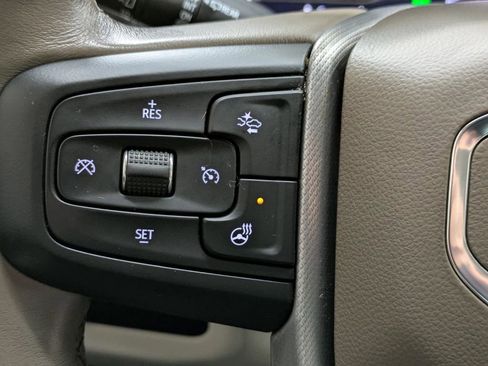 Used 2022 GMC Yukon XL Denali AWD/4WD image 9