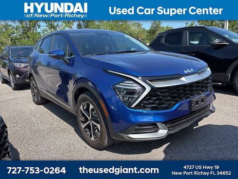 Used 2025 Kia Sportage EX FWD image 4