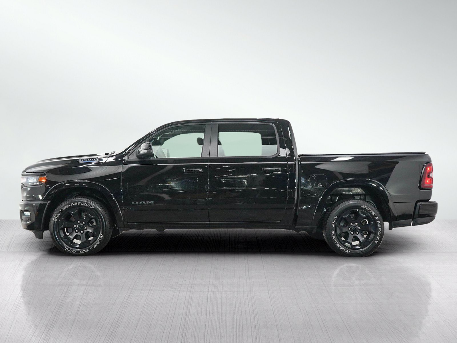 Used 2025 RAM 1500 Big Horn AWD/4WD image 2