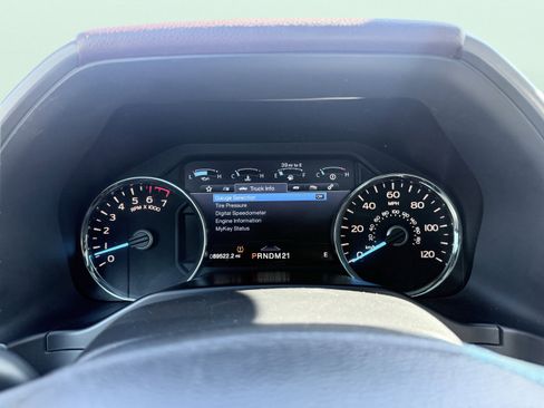 Used 2016 Ford F150 Platinum w/ Equipment Group 701A Luxury image 39