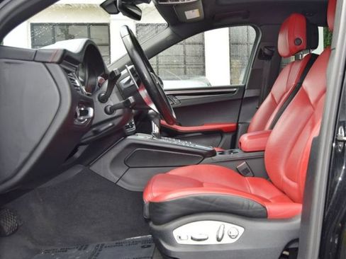 Used 2021 Porsche Macan AWD/4WD image 15