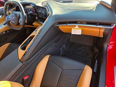 Used 2021 Chevrolet Corvette Stingray Premium Cpe w/ Z51 Performance Package RWD image 19