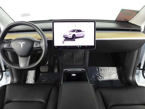 Used 2022 Tesla Model Y Long Range AWD/4WD image 25