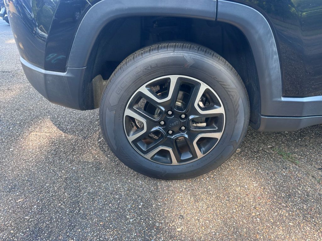 Used 2019 Jeep Compass Trailhawk AWD/4WD image 5