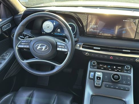 Used 2023 Hyundai Palisade Calligraphy image 12