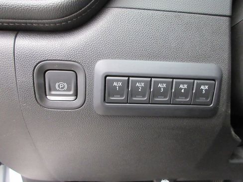 Used 2023 Chevrolet Silverado 3500 LTZ AWD/4WD image 30