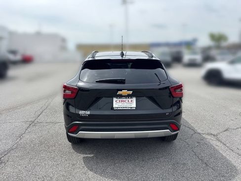 Used 2025 Chevrolet Trax LT w/ LT Convenience Package FWD image 6