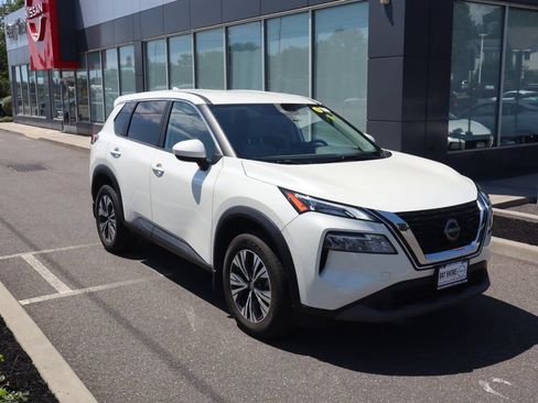 Certified 2023 Nissan Rogue SV AWD/4WD image 3