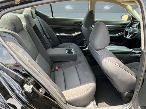 Used 2023 Nissan Altima 2.5 SV FWD image 29
