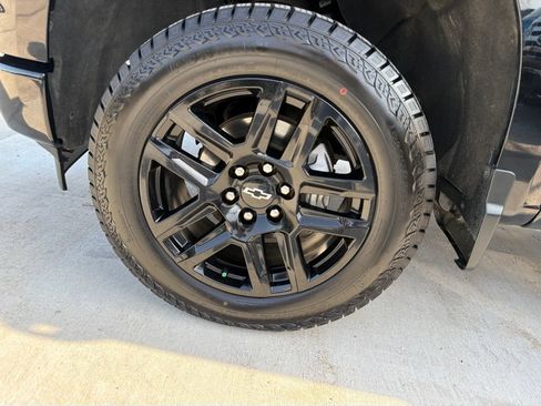 Used 2024 Chevrolet Silverado 1500 Custom Trail Boss AWD/4WD image 7