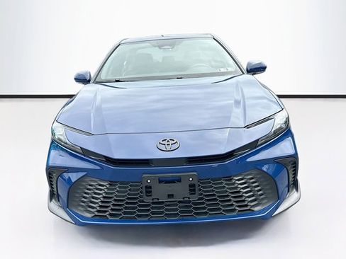 Used 2025 Toyota Camry SE w/ Convenience Package AWD/4WD image 3