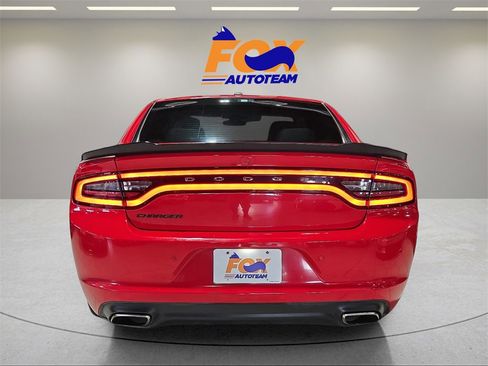 Used 2019 Dodge Charger SXT image 5