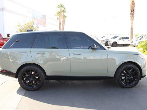Used 2025 Land Rover Range Rover SE AWD/4WD image 10