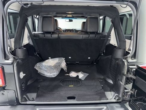 Used 2016 Jeep Wrangler Unlimited Rubicon AWD/4WD image 22