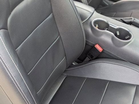 Used 2023 Ford Mustang Premium image 5