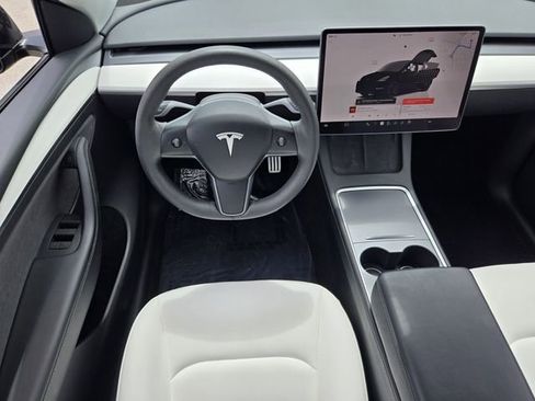 Used 2023 Tesla Model Y Performance AWD/4WD image 12