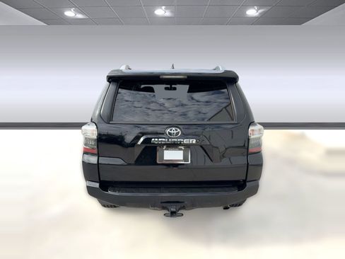 Used 2016 Toyota 4Runner SR5 image 10