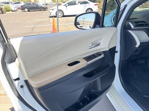 Used 2022 Toyota Sienna XLE FWD image 13