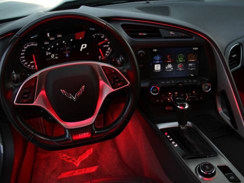 Used 2015 Chevrolet Corvette Z06 w/ 3LZ Preferred Equipment Group RWD image 16